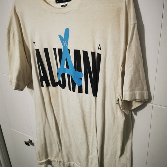 Tha Alumni T Shirt - Picture 2 of 11